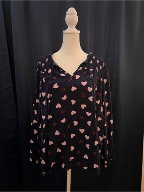 Como Black Woman Navy Heart Print Blouse 1X Long Sleeve V Neck